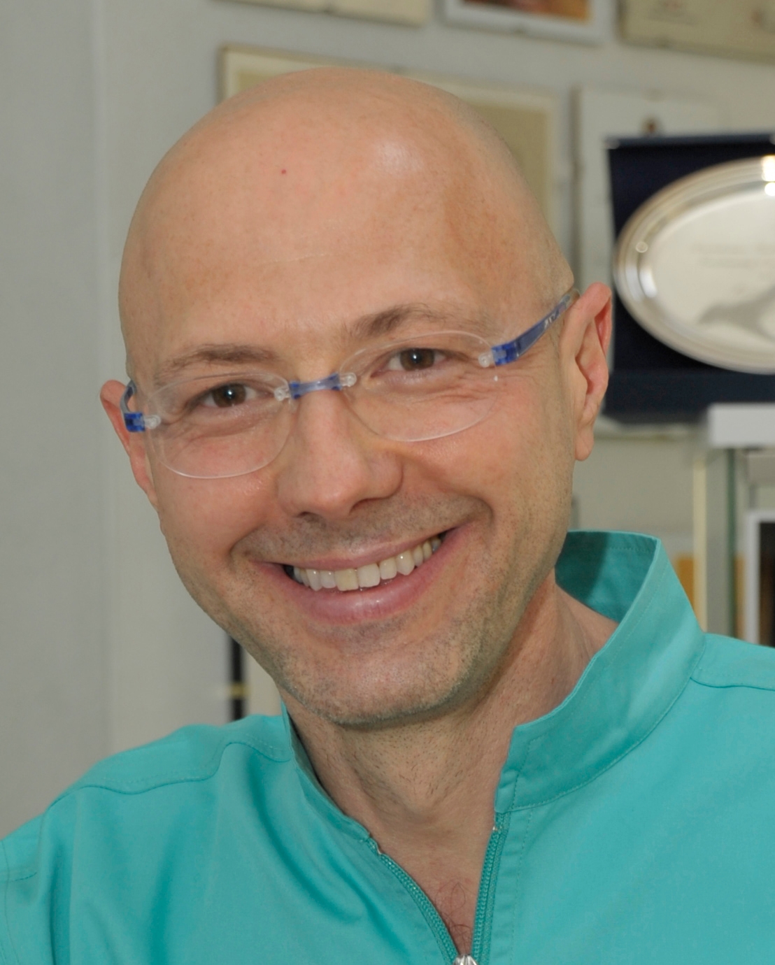 Kit Komet del Dr. Marco Veneziani: kit TD 2953A per faccette estetiche, kit TD 2727 per intarsi, kit TD 2726 per restauri adesivi anteriori e posteriori.