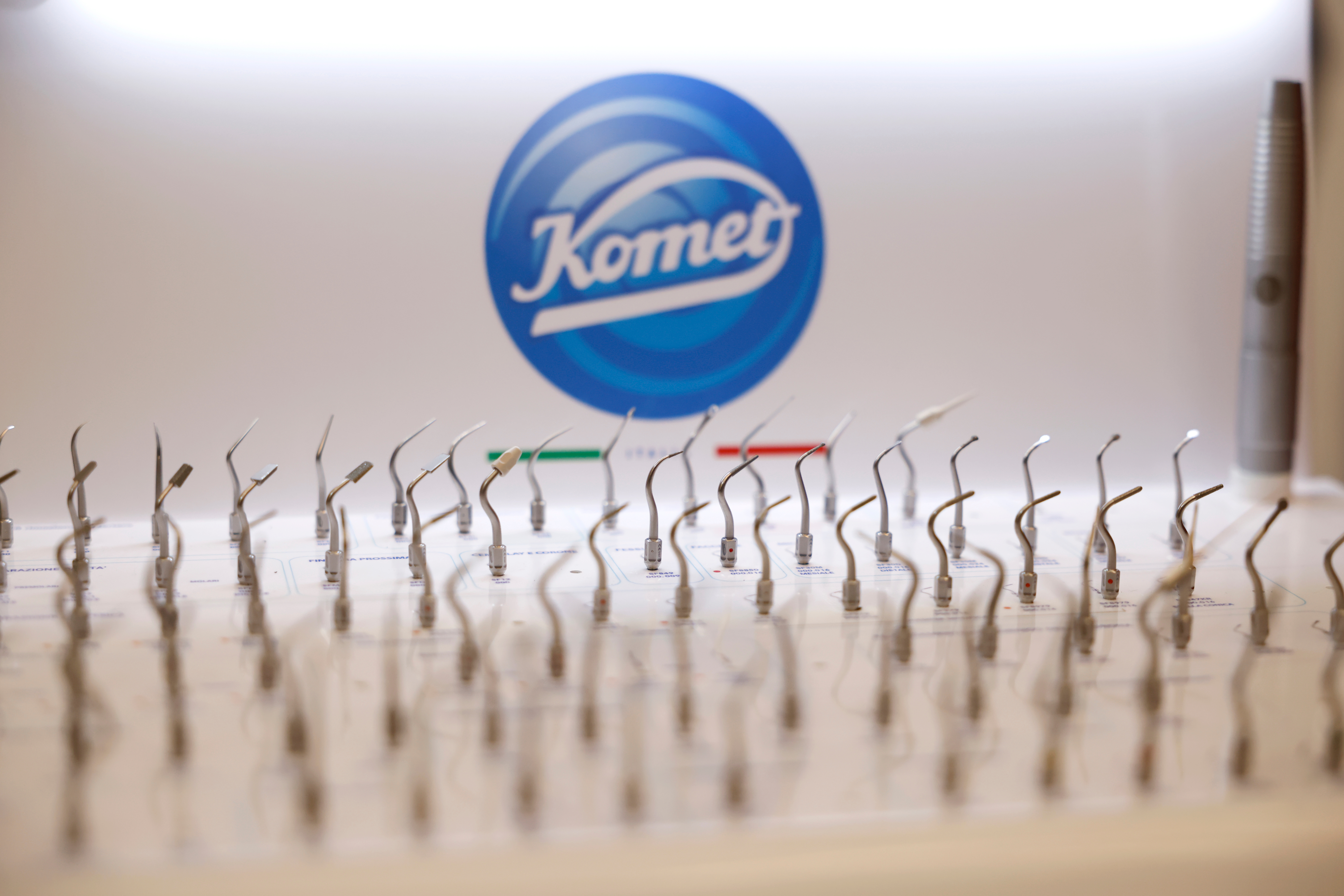 Iscriviti alle sessioni gratuite Endo da remoto con il Dr. Alessandro Fava chiedendo al tuo rivenditore Komet oppure mandando una mail a info@komet.it