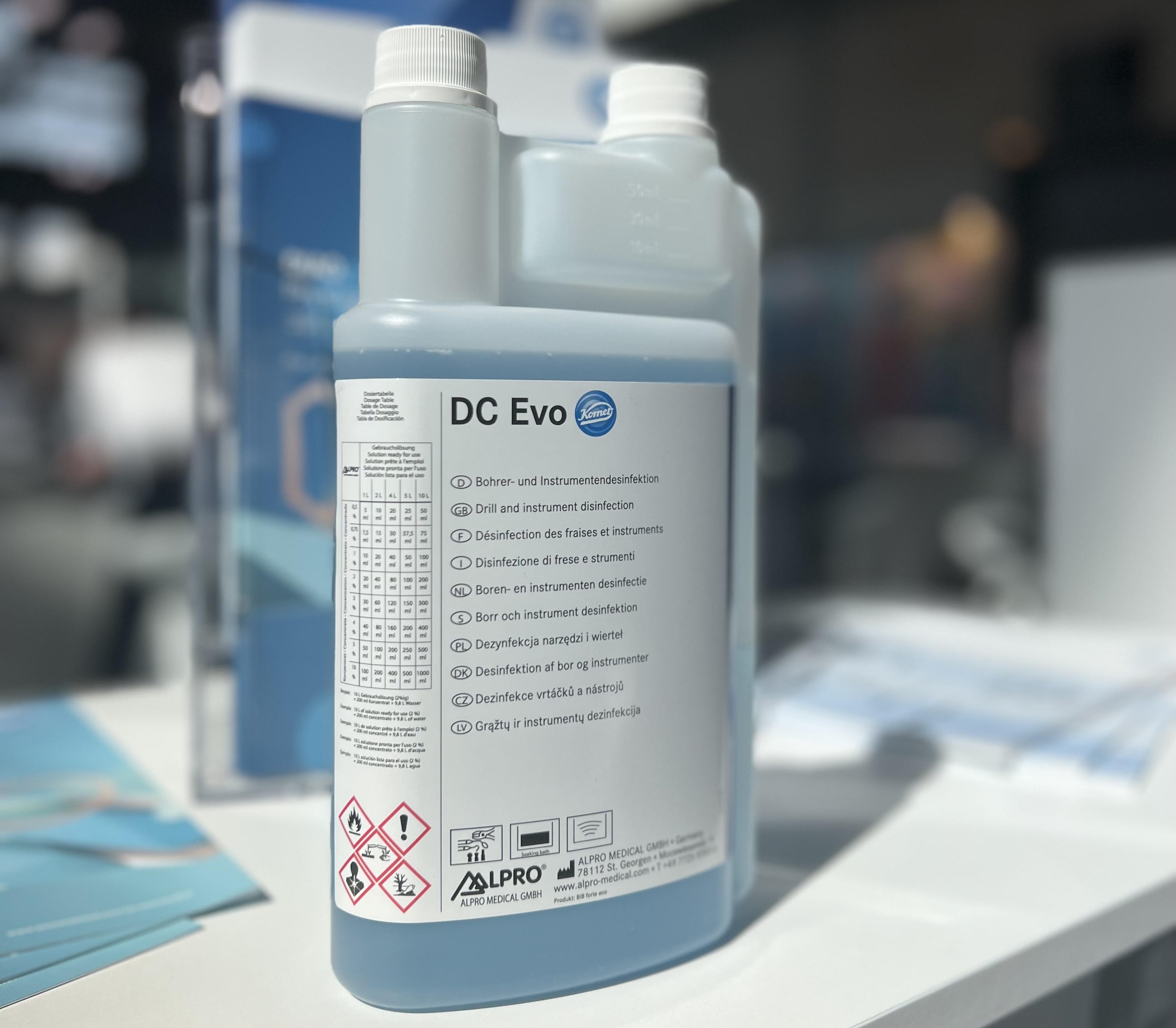 DC Evo, il nuovo detergente e disinfettante di Komet, presenta caratteristiche di alta pulizia ed estesa efficacia virucida